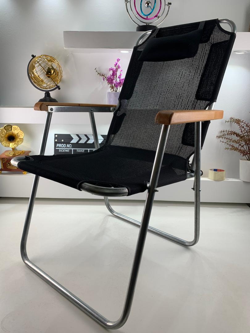 Chaise Longue Pliable avec Accoudoirs en Bois et Coussin – كرسي حجم كبير للخرجات